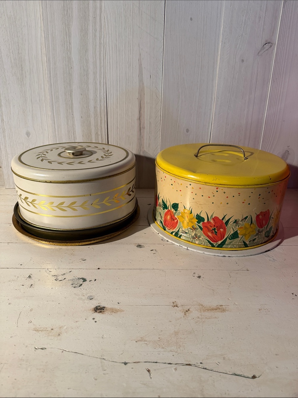 Vintage Yellow Floral Cake Carrier and Cream and Gold Cake Saver, lot of 2